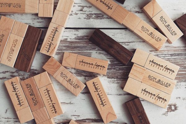 Flash Drive ไม้ ของขวัญ ขั้นต่ำน้อย สุดหรู สินค้าขายดี ส่งฟรี